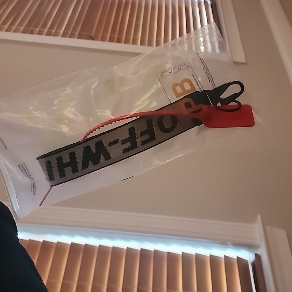 Off-White Lanyard - Picture 7 of 7